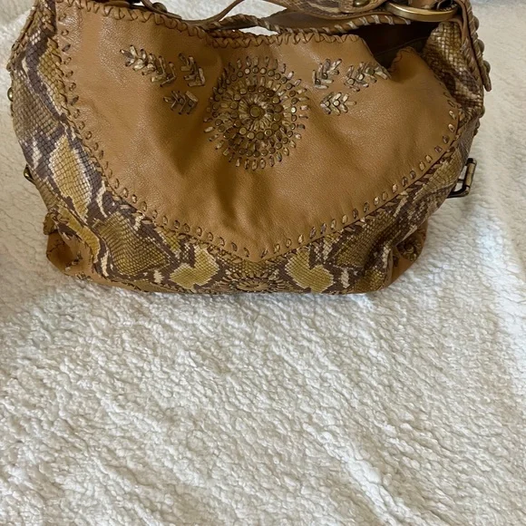 Isabella Fiore Brown Embroidered Shoulder Bag - Picture 3 of 4